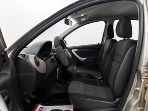 Хетчбэк Renault Sandero 2010 года, 675000 рублей, Красноярск