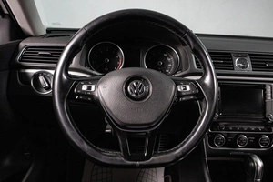 Седан Volkswagen Passat 2017 года, 2259000 рублей, Сургут