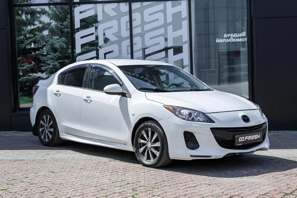 Седан Mazda 3 2011 года, 1200000 рублей, Ульяновск