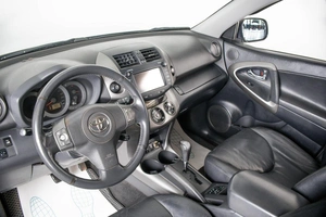 Внедорожник Toyota RAV4 2011 года, 1399000 рублей, Пермь