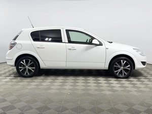 Хетчбэк Opel Astra 2014 года, 648200 рублей, Казань