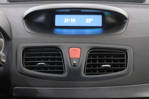 Седан Renault Fluence 2014 года, 649000 рублей, Омск