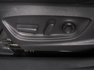 Седан Toyota Camry 2023 года, 3499000 рублей, Красный Пахарь