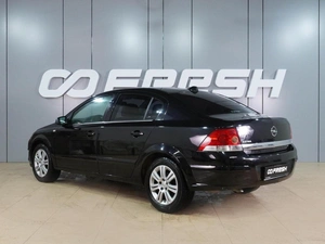 Седан Opel Astra 2010 года, 599000 рублей, Воронеж