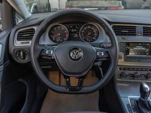 Хетчбэк Volkswagen Golf 2013 года, 879000 рублей, Саратов