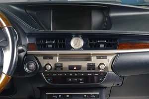Седан Lexus ES 2012 года, 2149000 рублей, Тюмень