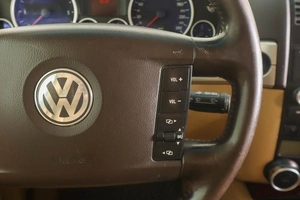 Внедорожник Volkswagen Touareg 2008 года, 999000 рублей, Пермь