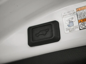 Внедорожник Toyota RAV4 2016 года, 2350000 рублей, Красноярск