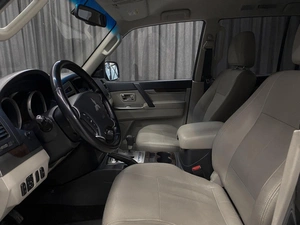 Внедорожник Mitsubishi Pajero 2017 года, 3400000 рублей, Красноярск