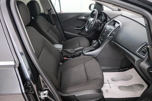 Хетчбэк Opel Astra 2014 года, 749000 рублей, Красноярск