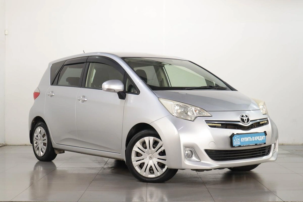 Хетчбэк Toyota Ractis 2013 года, 889000 рублей, Челябинск