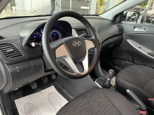 Седан Hyundai Solaris 2015 года, 787000 рублей, Солонцы