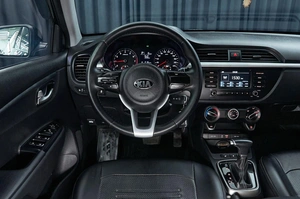 Хетчбэк Kia Rio X-Line 2018 года, 1385000 рублей, Красноярск