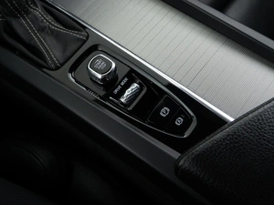 Внедорожник Volvo XC60 2018 года, 3423444 рублей, Москва