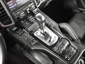 Внедорожник Porsche Cayenne 2012 года, 2129900 рублей, Казань