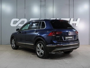 Внедорожник Volkswagen Tiguan 2017 года, 2449000 рублей, Воронеж