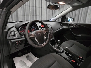 Хетчбэк Opel Astra 2010 года, 550000 рублей, Красноярск