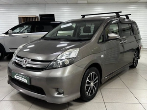 Минивэн Toyota Isis 2014 года, 1315000 рублей, Ачинск