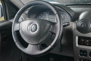 Хетчбэк Renault Sandero 2011 года, 429000 рублей, Тюмень