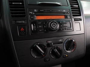 Хетчбэк Nissan Tiida 2011 года, 574000 рублей, Воронеж