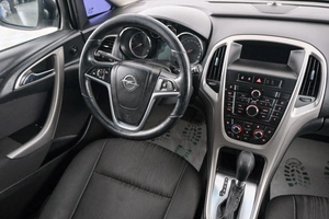 Хетчбэк Opel Astra 2011 года, 699000 рублей, Красноярск