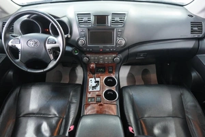 Внедорожник Toyota Highlander 2013 года, 2499000 рублей, Омск