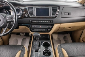 Минивэн Kia Carnival 2018 года, 2699000 рублей, Барнаул