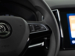 Внедорожник Skoda Karoq 2021 года, 2397400 рублей, Москва