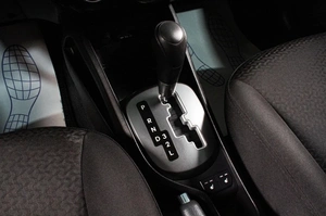 Хетчбэк Kia Rio 2013 года, 1039000 рублей, Сургут