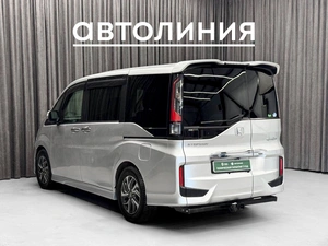 Минивэн Honda Stepwgn Spada 2015 года, 1650000 рублей, Красноярск