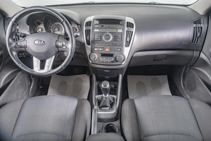 Хетчбэк Kia Ceed 2012 года, 799000 рублей, Томск