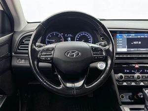 Седан Hyundai Avante 2018 года, 1889000 рублей, Орёл