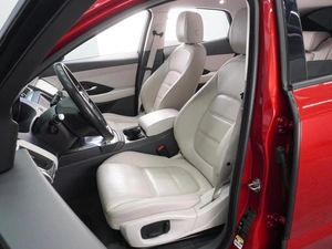 Внедорожник Jaguar E-Pace 2018 года, 2915000 рублей, Воронеж