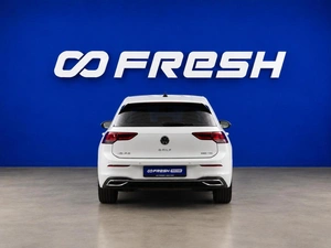 Хетчбэк Volkswagen Golf 2022 года, 2974444 рублей, Москва