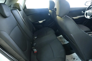 Хетчбэк Kia Rio 2015 года, 1159000 рублей, Омск