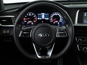 Седан Kia Optima 2019 года, 2221444 рублей, Москва