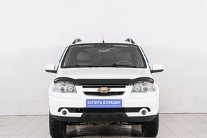 Внедорожник Chevrolet Niva 2015 года, 629000 рублей, Красноярск