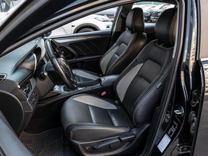 Седан Toyota Avensis 2015 года, 1595000 рублей, Краснодар