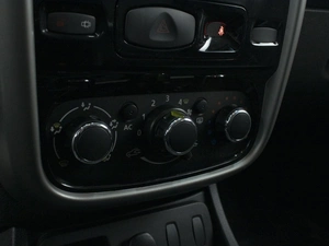 Внедорожник Renault Duster 2014 года, 870000 рублей, Омск