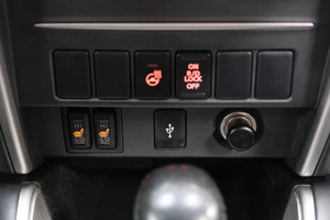 Пикап Mitsubishi L200 2021 года, 2819000 рублей, Омск