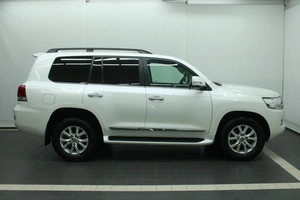Внедорожник Toyota Land Cruiser 2015 года, 5356000 рублей, Красноярск