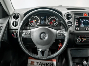Внедорожник Volkswagen Tiguan 2010 года, 1155000 рублей, Красноярск