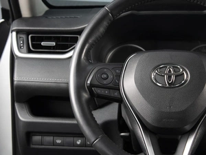 Внедорожник Toyota RAV4 2021 года, 3330000 рублей, Омск