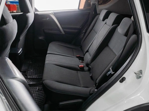 Внедорожник Toyota RAV4 2015 года, 2180000 рублей, Тюмень