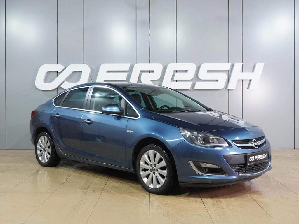Седан Opel Astra 2013 года, 999000 рублей, Воронеж
