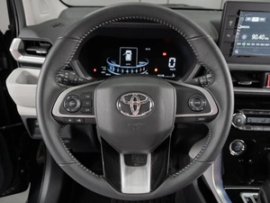 Минивэн Toyota Veloz 2023 года, 4249000 рублей, Тюмень