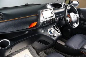 Минивэн Toyota Sienta 2016 года, 1529000 рублей, Тюмень