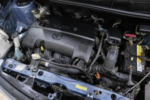 Минивэн Toyota Sienta 2012 года, 859000 рублей, Новокузнецк