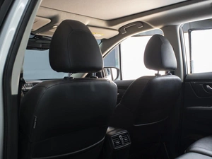 Внедорожник Nissan X-Trail 2016 года, 1960000 рублей, Омск