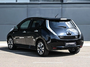 Хетчбэк Nissan Leaf 2017 года, 1358000 рублей, Кирилловка